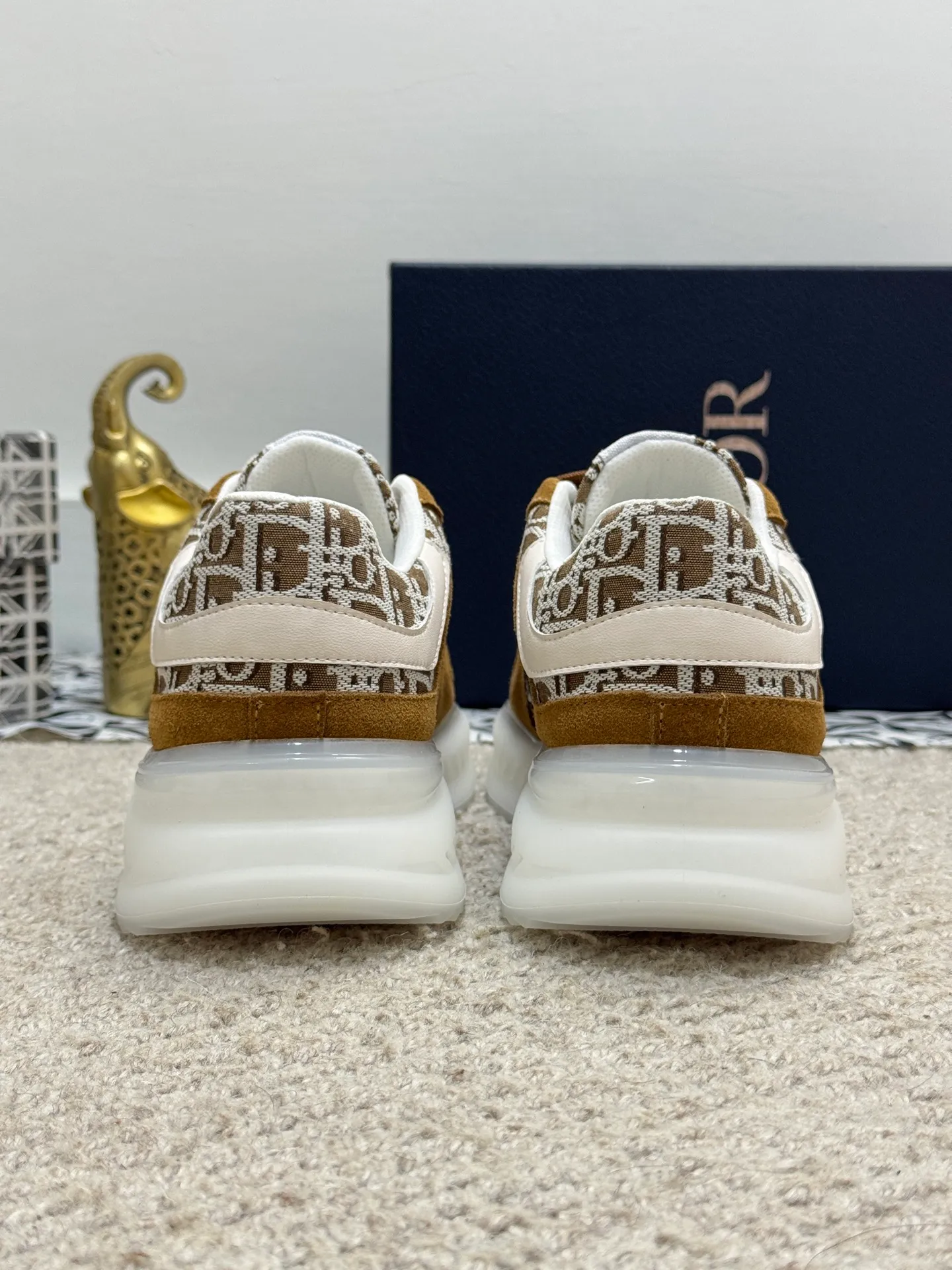 Men's men's shoes 💰440 [New model] 🐞🐞Top original - Dior 🆕 Low-top B02 casual sports shoes, carefully made of first-layer cowhide with canvas, comfortable and breathable ~ rubber soles, enhance style. Fashionable and versatile, it can complement any look. Featuring an exquisite design that is uniquely dynamic and modern, this shoe is part of Dior's legacy and embodies modern elegance. Size: 38-44 (45 customized.